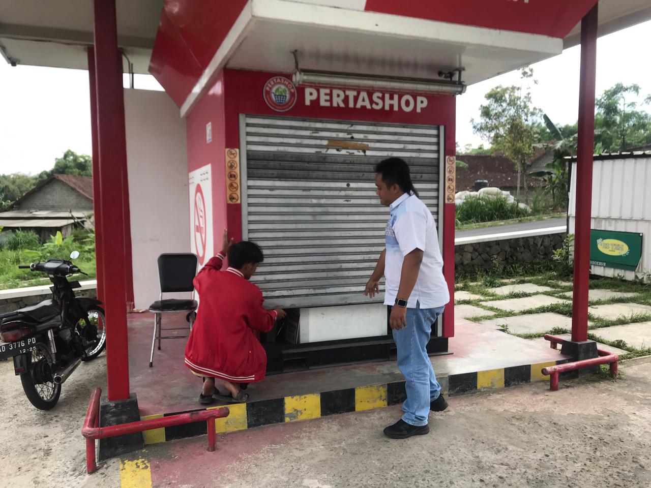 Sebuah Pertashop milik Bumdes Cepogo di Boyolali disatroni maling pada Jumat (21/11).