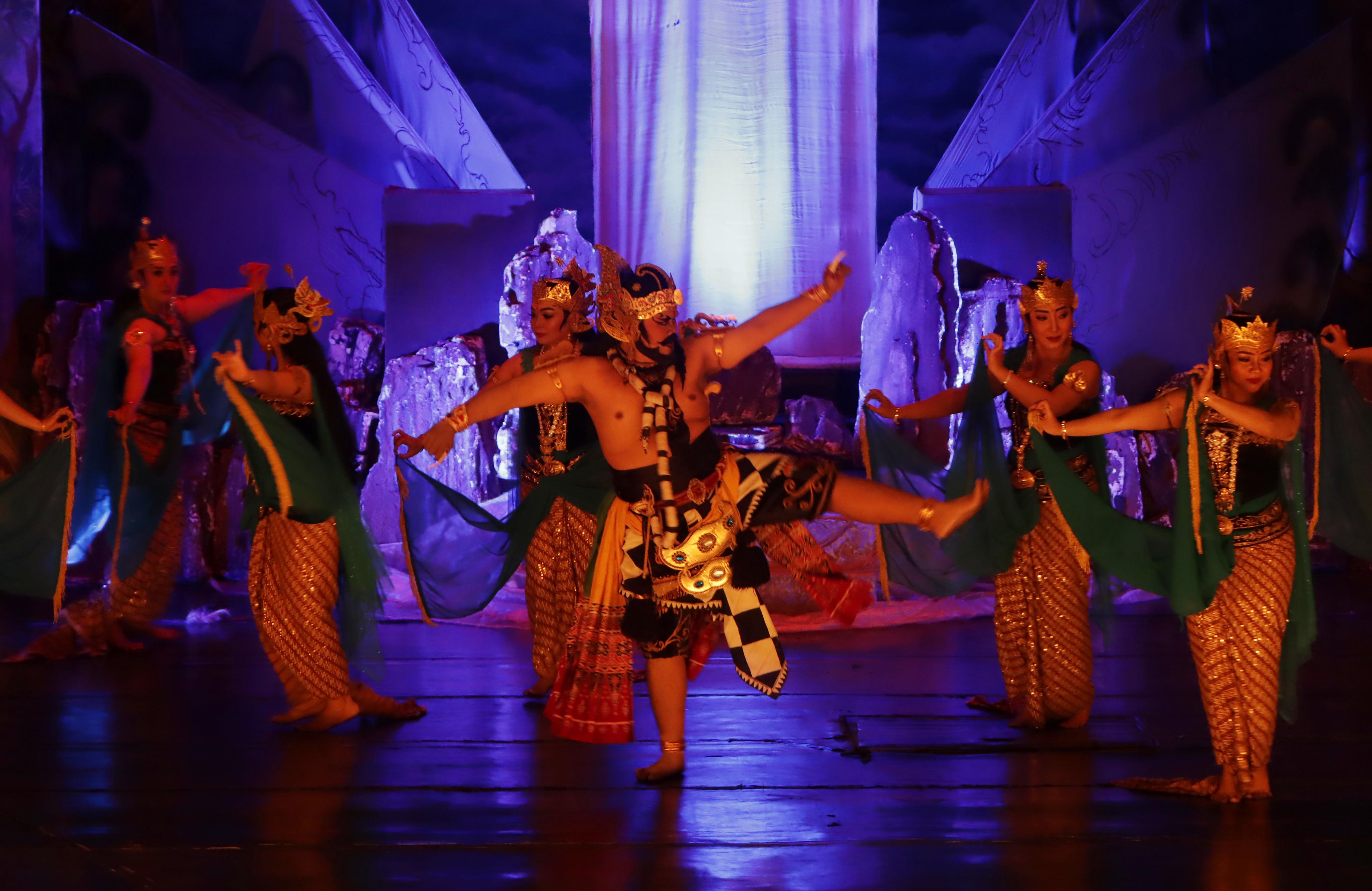 Ilustrasi pentas Wayang Orang Sriwedari.