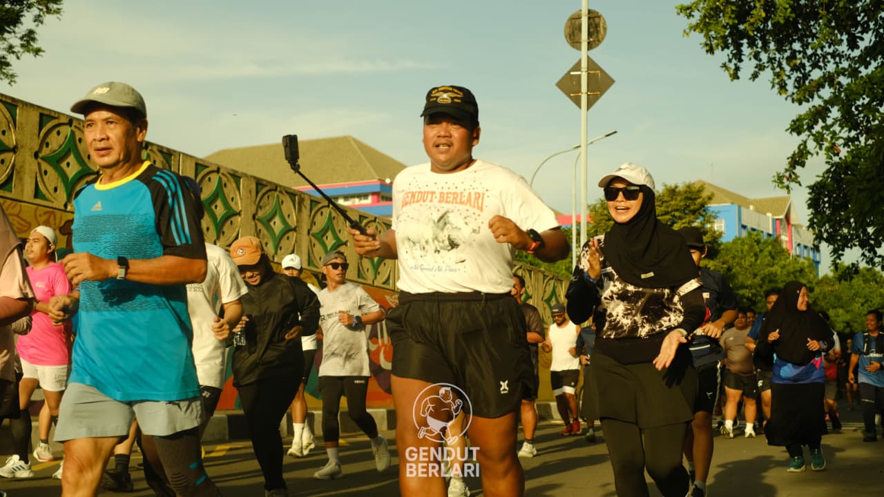 Gerakan Gendut Berlari di Solo mengajak penyandang obesitas dan masyarakat umum untuk bergerak lewat kampanye &ldquo;Ayo Obah&rdquo;