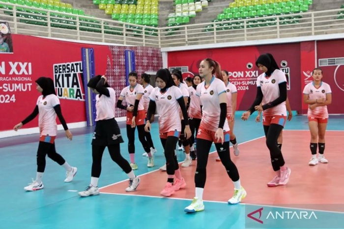 Timnas voli putri Indonesia tampil dominan dan menghajar Malaysia 3-0 pada laga perdana Pool B SEA Games 2025 di Bangkok.