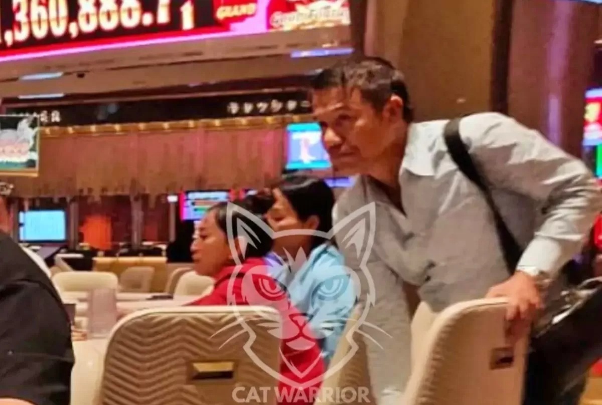 Sosok mirip Yunus Nusi tertangkap kamera sedang berada di kasino.