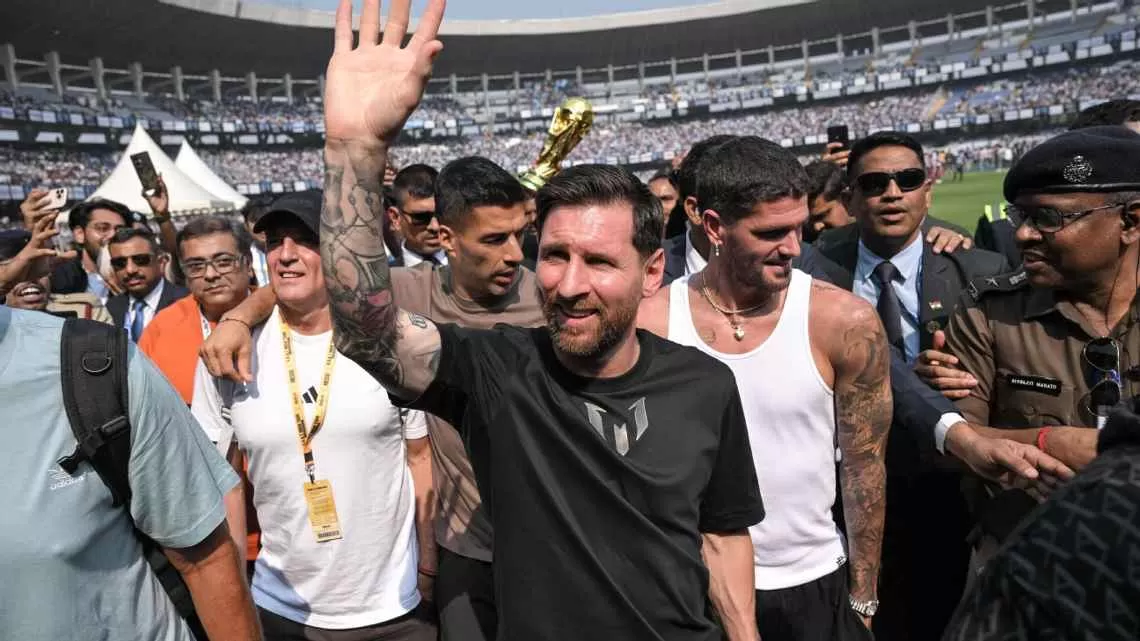 Lionel Messi mengunjungi India.
