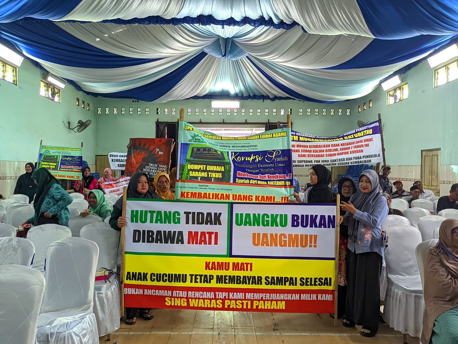 Anggota Koperasi Simpan Pinjam dan Pembiayaan Syariah (KSPPS) BTM Muhammadiyah menuntut pengembalian tabungan senilai Rp 6 miliar yang tak bisa dicairkan selama bertahun-tahun akibat dugaan fraud.