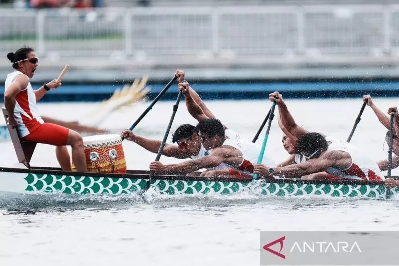 Tim perahu naga Indonesia kala tampil di semifinal nomor 10-seater 500 meter The World Games 2025, Chengdu, Sabtu (9/8/2025).