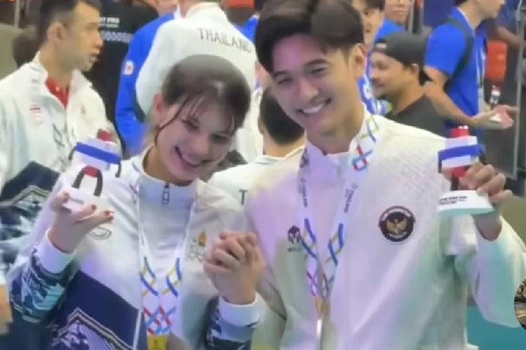 Momen Mesra Alfin Daniel dan Penerjemah Thailand di Final SEA Games 2025