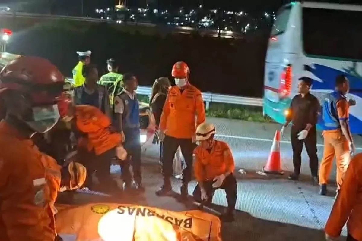 Kecelakaan maut bus Cahaya Trans terjadi di Exit Tol Krapyak, Kota Semarang, Jawa Tengah, Senin (22/12/2025) dini hari.
