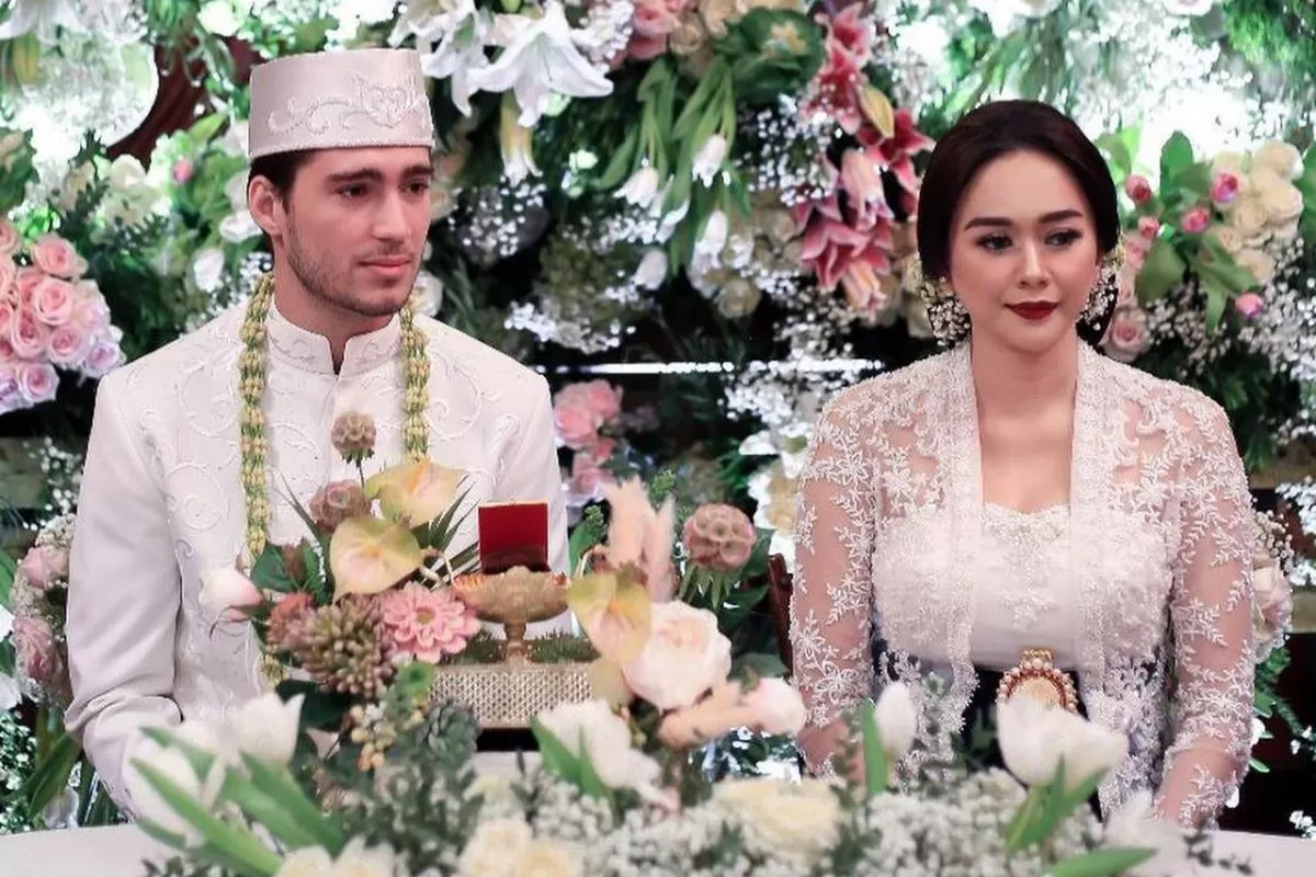 Eryck Amara dan Aura Kasih.