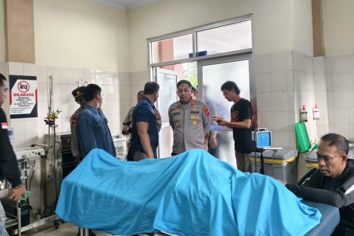 Penerjun tewas dalam insiden kegiatan terjun payung di wilayah Perairan Laut Bojongsalawe, Kabupaten Pangandaran.