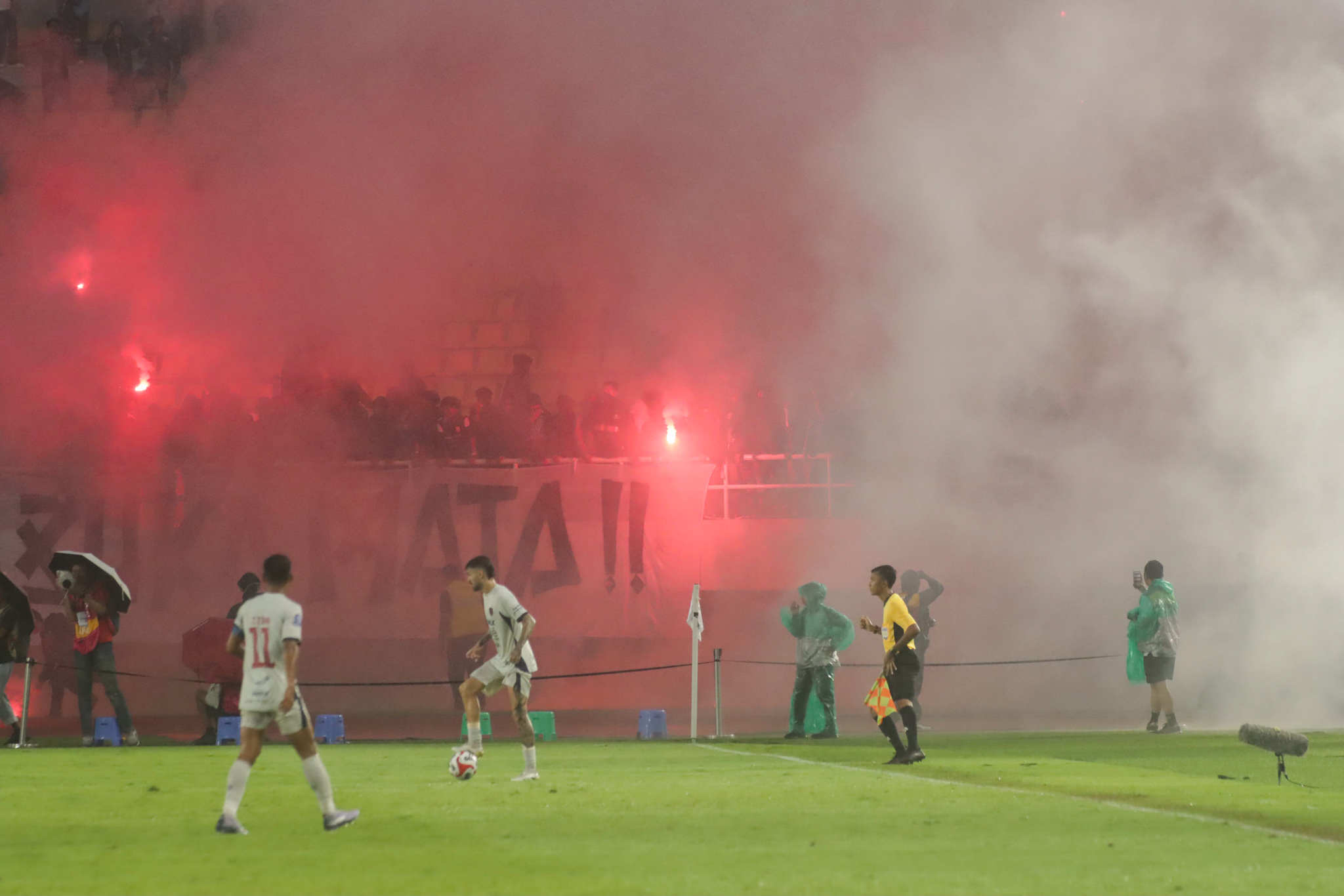 Pertandingan Persis Solo kontra Persita Tangerang di Stadion Manahan, Solo, Minggu (4/1),