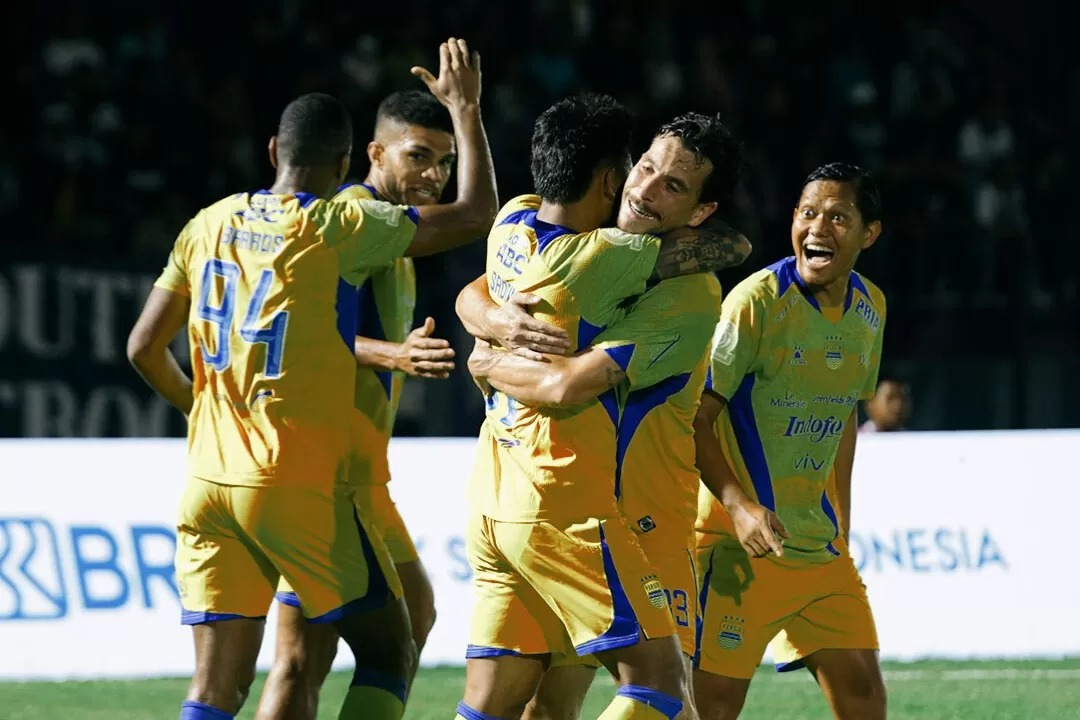 Pemain Persib Bandung melakukan selebrasi. Maung Bandung ada di urutan ketiga klasemen Super League 2025/2026 setelah pekan ke-16.