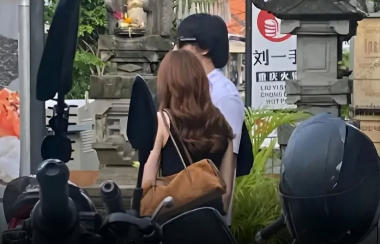 Foto diduga Julia Prastini alias Jule dan Jefri Nichol saat berada di Bali.