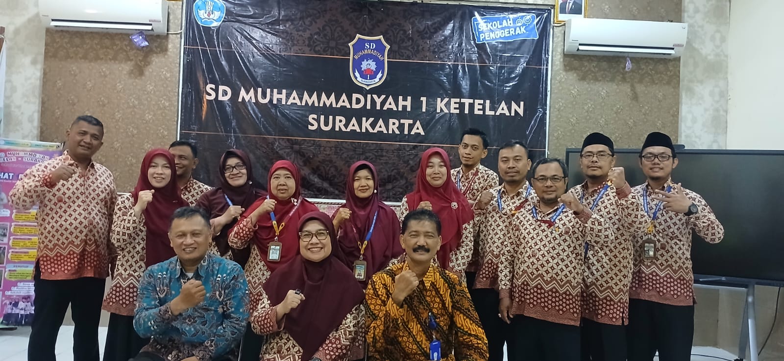 Tim Monev Muhammadiyah temukan kurikulum adab dan sarpras bersertifikat di SD Muhammadiyah 1 Ketelan Surakarta.