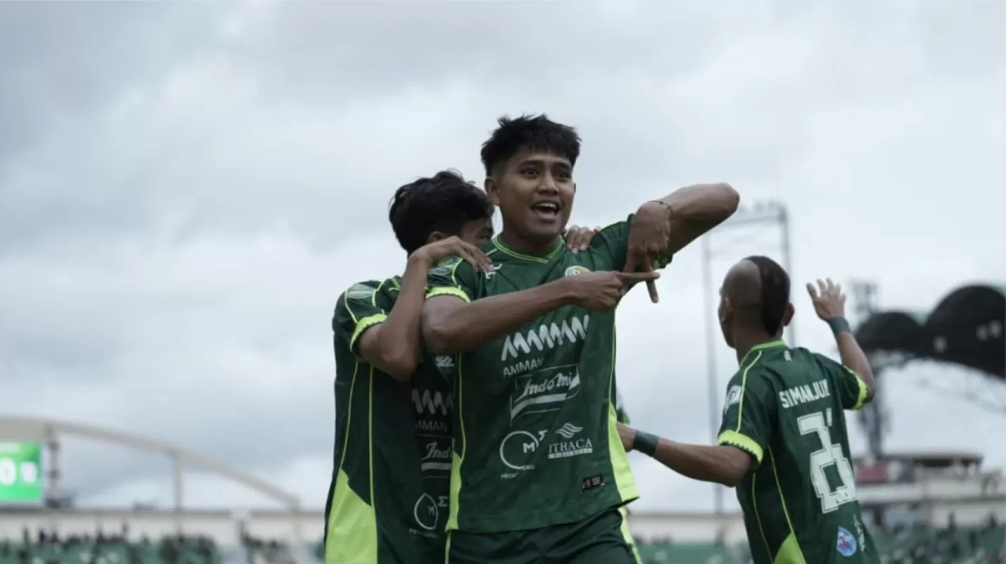 Junior Haqi cetak gol pembuka kemenangan PSS Sleman atas PSIS Semarang.