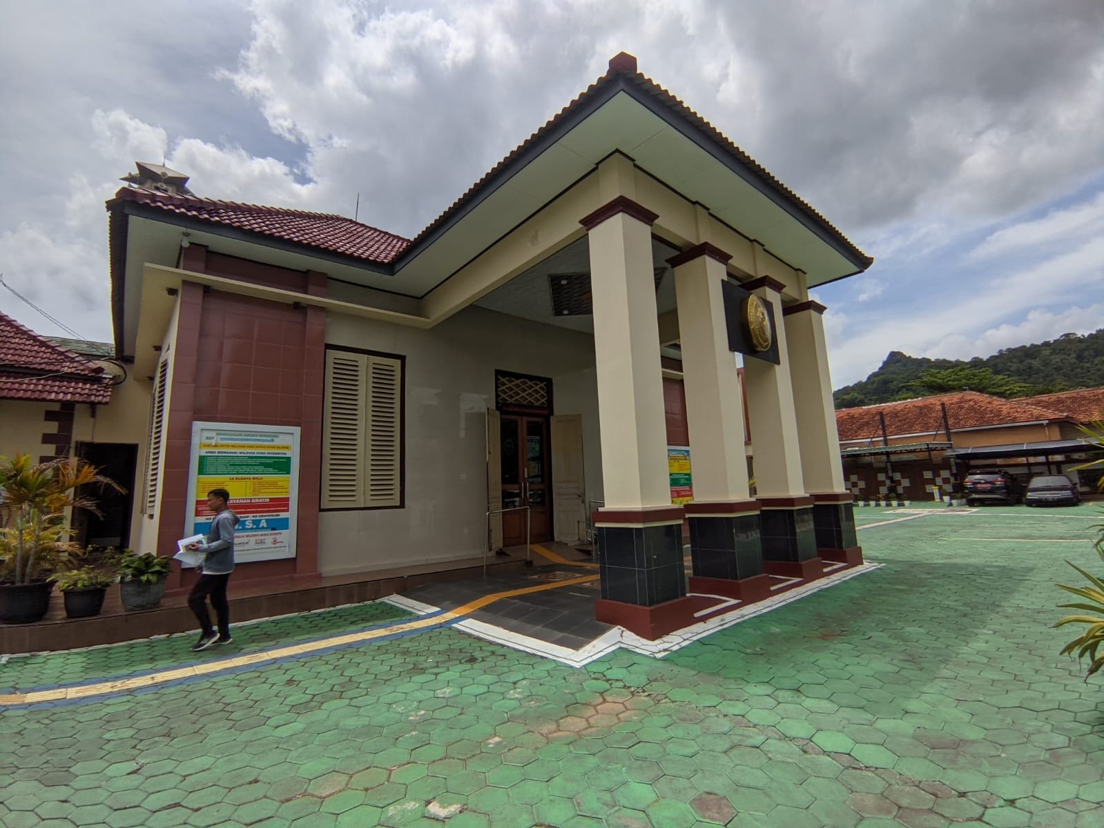 Puluhan anak di Wonogiri terpaksa menikah dini sepanjang 2025, mayoritas karena hamil duluan, tinggal serumah, hingga digerebek warga.