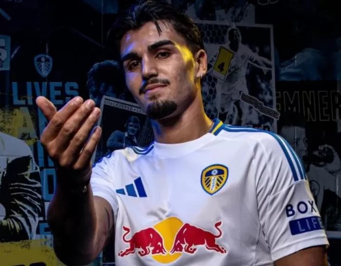 Pascal Struijk pemain keturunan yang saat ini bermain di Leeds United.