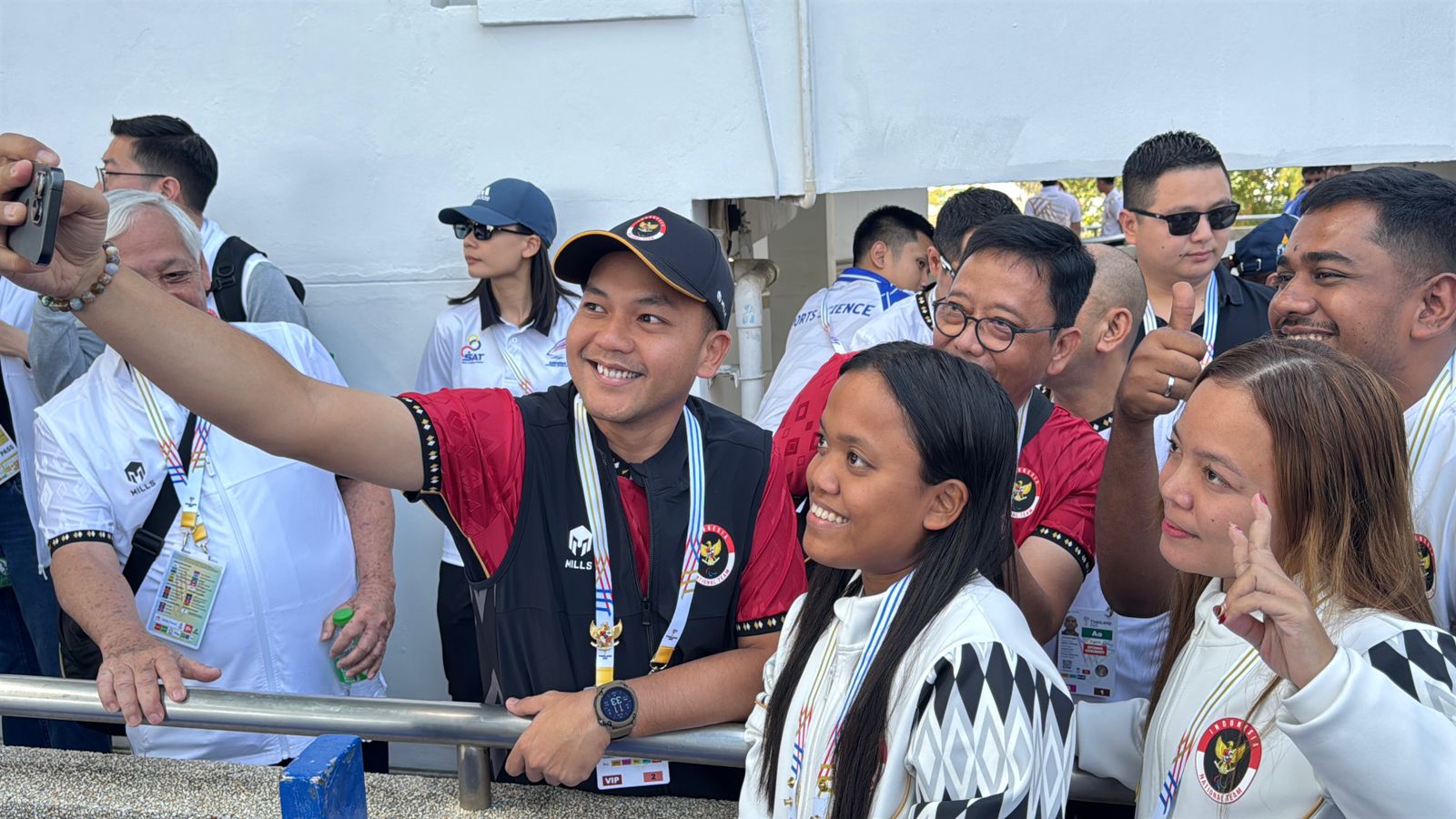 Wali Kota Surakarta Respati Ardi menjanjikan bonus prestasi dan fasilitas olahraga gratis bagi atlet disabilitas Solo yang berlaga di ASEAN Para Games Thailand 2026.