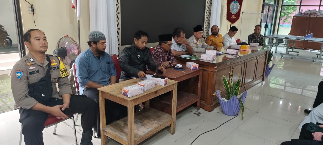 Penolakan warga Temulus, Grogol, Sukoharjo, terhadap rencana pendirian padel dan kafe menguat. Selain bermasalah perizinan, lokasi usaha dinilai mengganggu masjid dan pondok pesantren.