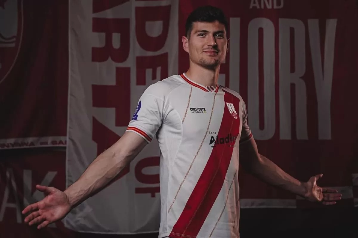 Pemain baru Persis Solo Luka Dumancic asal Kroasia.