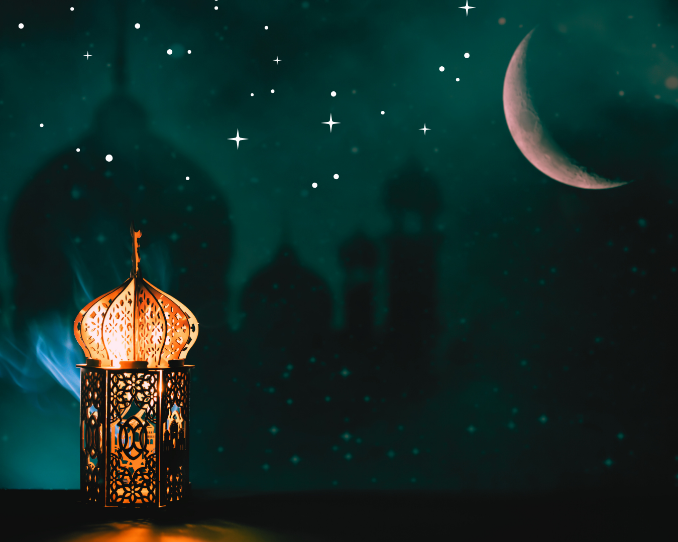 Warna hijau, bulan sabit, dan bintang kerap menghiasi Ramadhan.