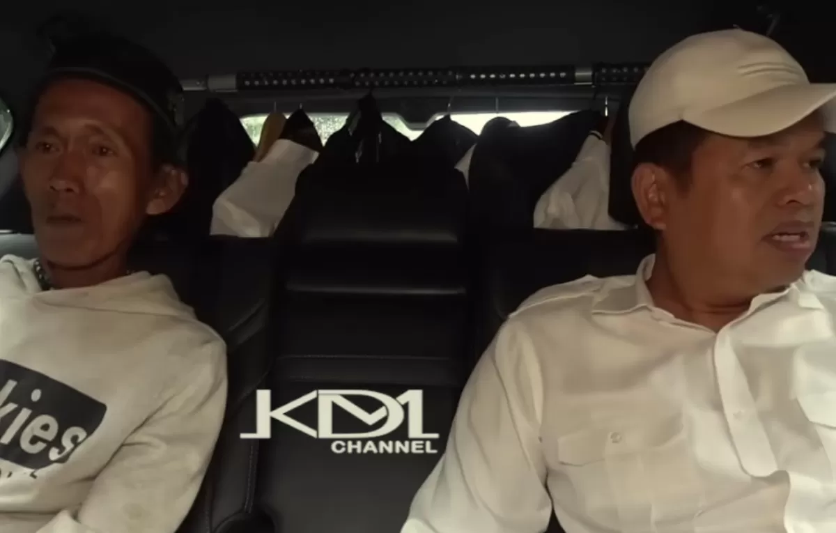 Dedi Mulyadi dan Sudrajat penjual es gabus.