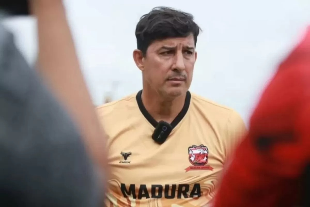 Alfredo Vera saat menangani Madura United.