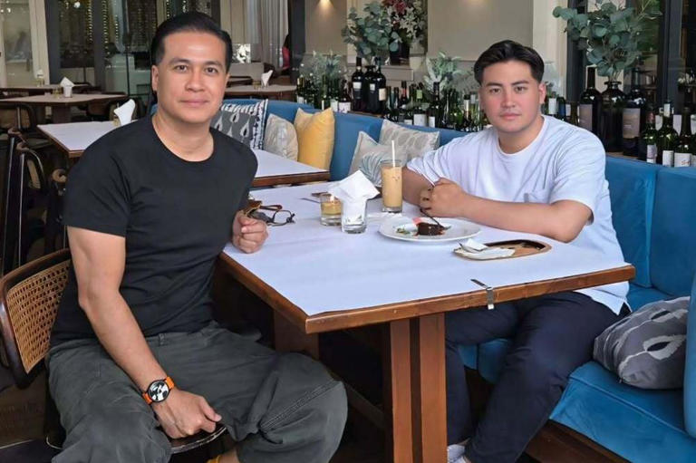 Adjie Pangestu bersama sang anak Rafi Pangestu.