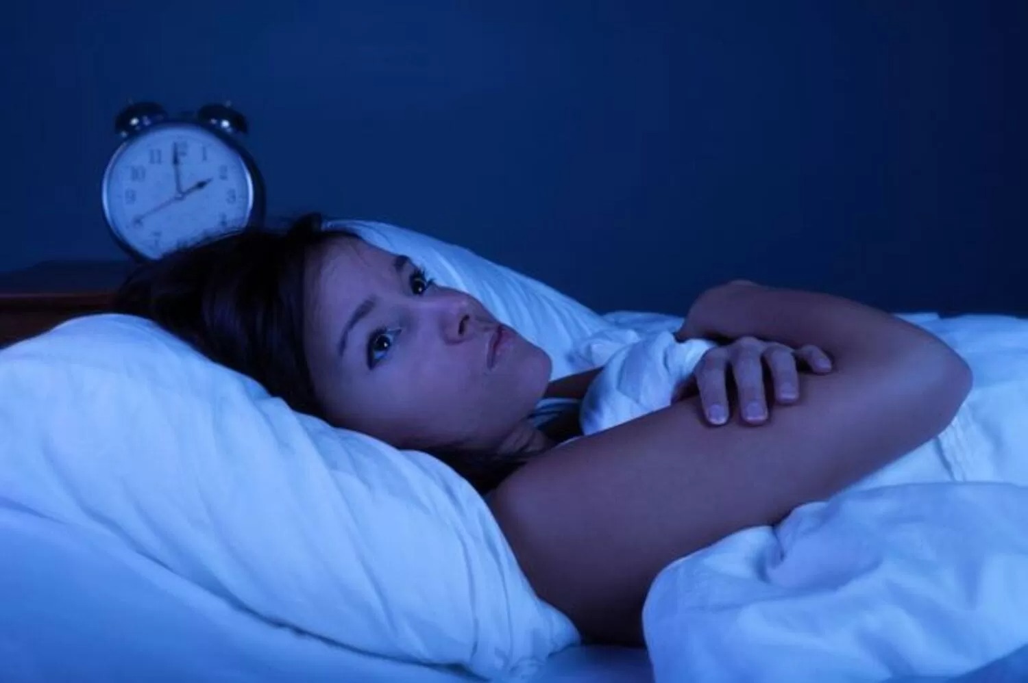 ilustrasi orang yang insomnia.