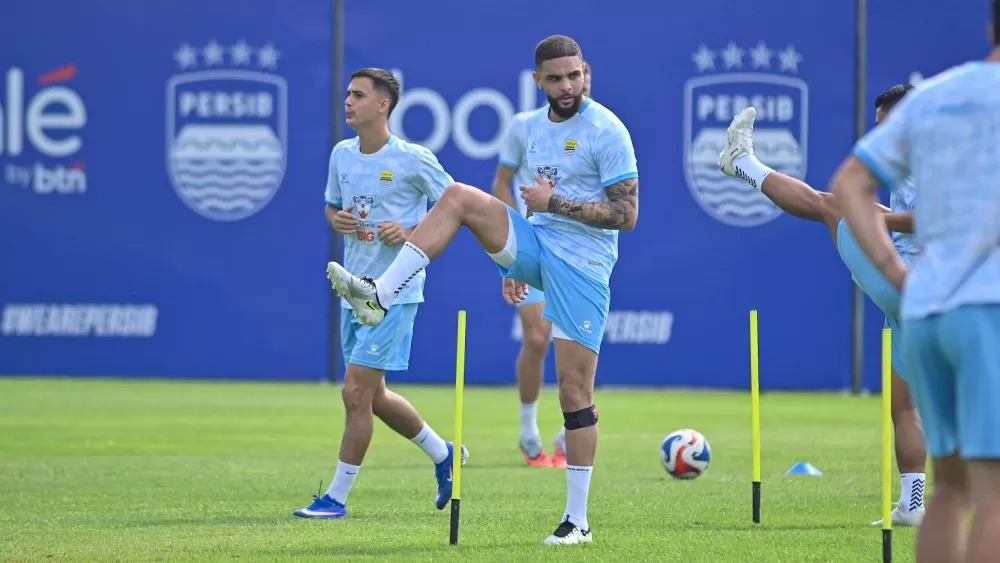 Layvin Kurzawa berpotensi dimainkan oleh Bojan Hodak saat Persib Bandung menjamu Malut United.