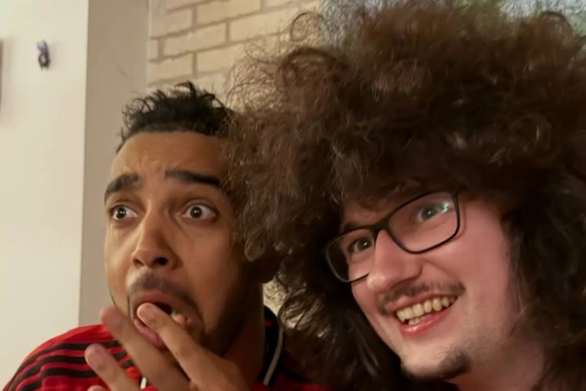 Manchester United tinggal selangkah lagi mencatat lima kemenangan beruntun. Seorang fans viral pun bersiap mengakhiri nazarnya untuk tak potong rambut sejak 1.000 hari lalu.