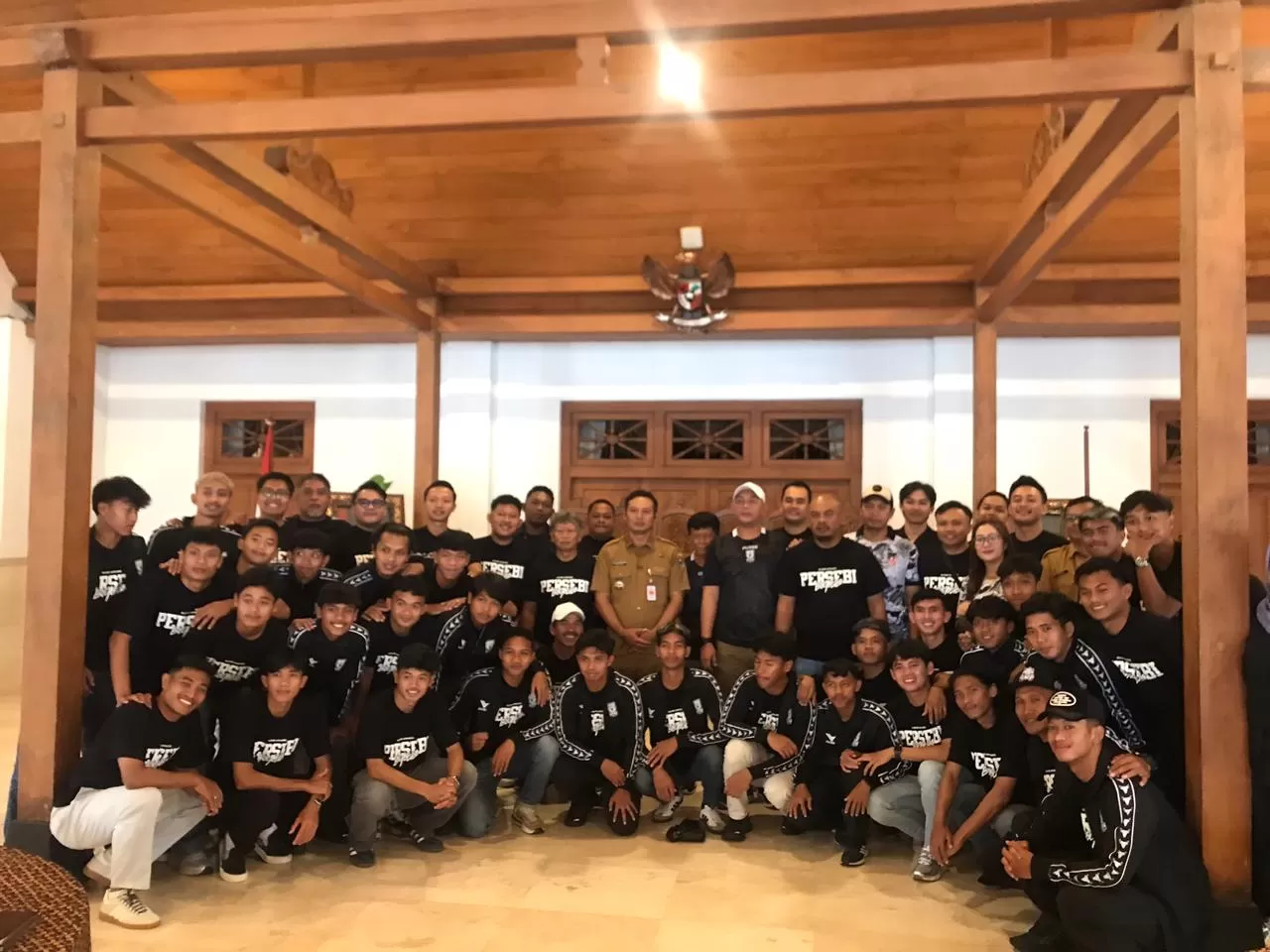 Jajaran pemain, pelatih, dan manajemen tim berjuluk Laskar Pandanaran tersebut secara resmi dibubarkan Bupati Boyolali Agus Irawan di Pendopo Alit Rumah Dinas Bupati, Senin (9/2/2026).