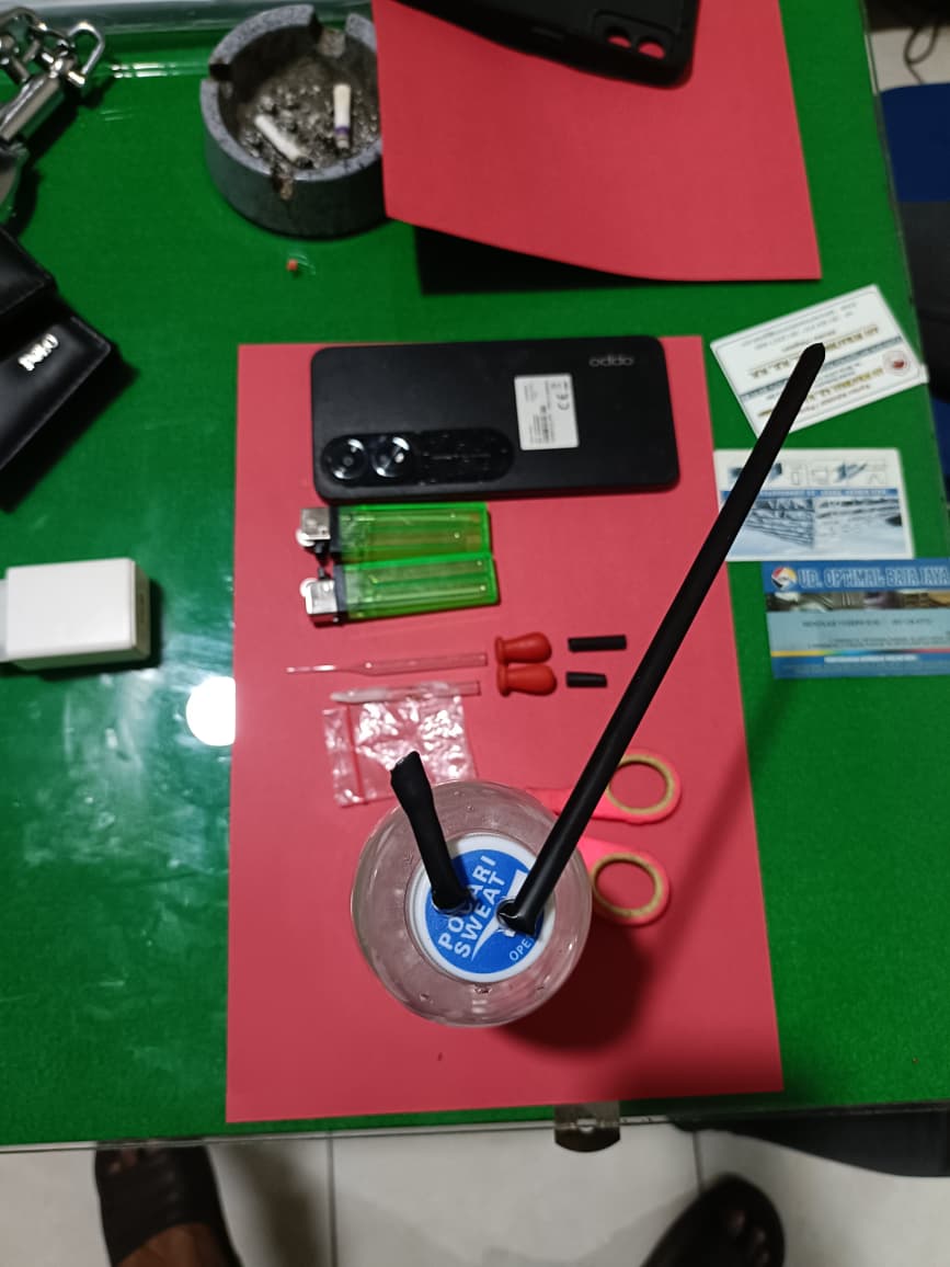 Sat Resnarkoba Polres Wonogiri menggerebek barbershop di Bulusulur dan menangkap satu pengguna sabu berinisial IK, dan berhasil menyita 2.02 gr sabu