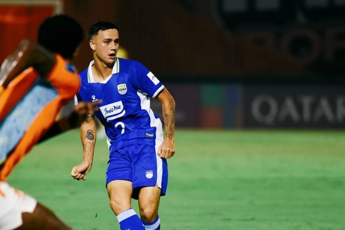 Aksi Eliano Reijnders saat Persib kalah dari Ratchaburi FC.