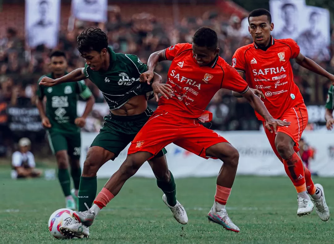 Laga PSIR Rembang vs Persak Kebumen berakhir ricuh.