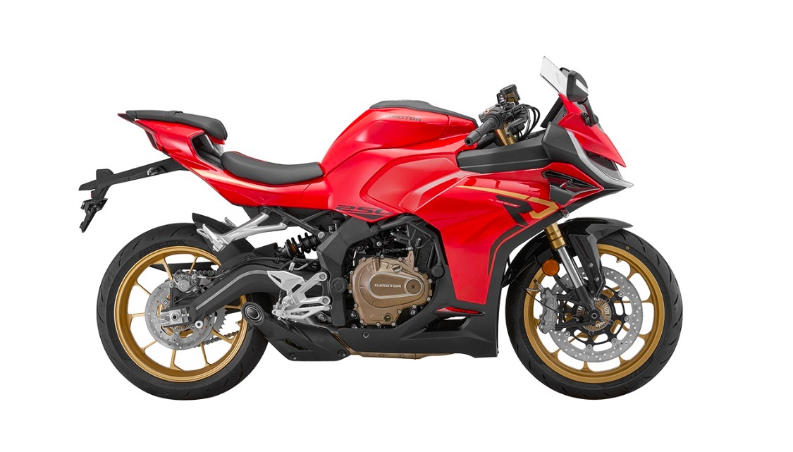 Pesaing Ninja ZX-25R, QJMotor SRK250 RD.