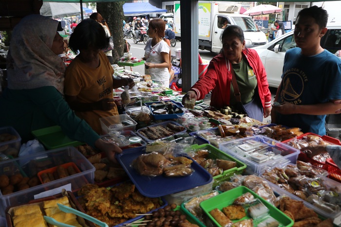 Pemkot Surakarta menegaskan pengawasan PKL takjil selama Ramadan dilakukan secara humanis dan terkoordinasi.