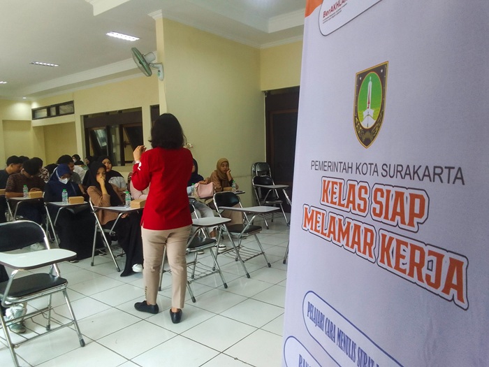 Program Rumah Siap Kerja Kota Surakarta dikritik Komisi IV DPRD karena serapan tenaga kerja baru 30 persen.