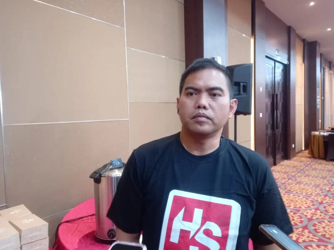 Muhammad Suryo,  Bos rokok HS. 