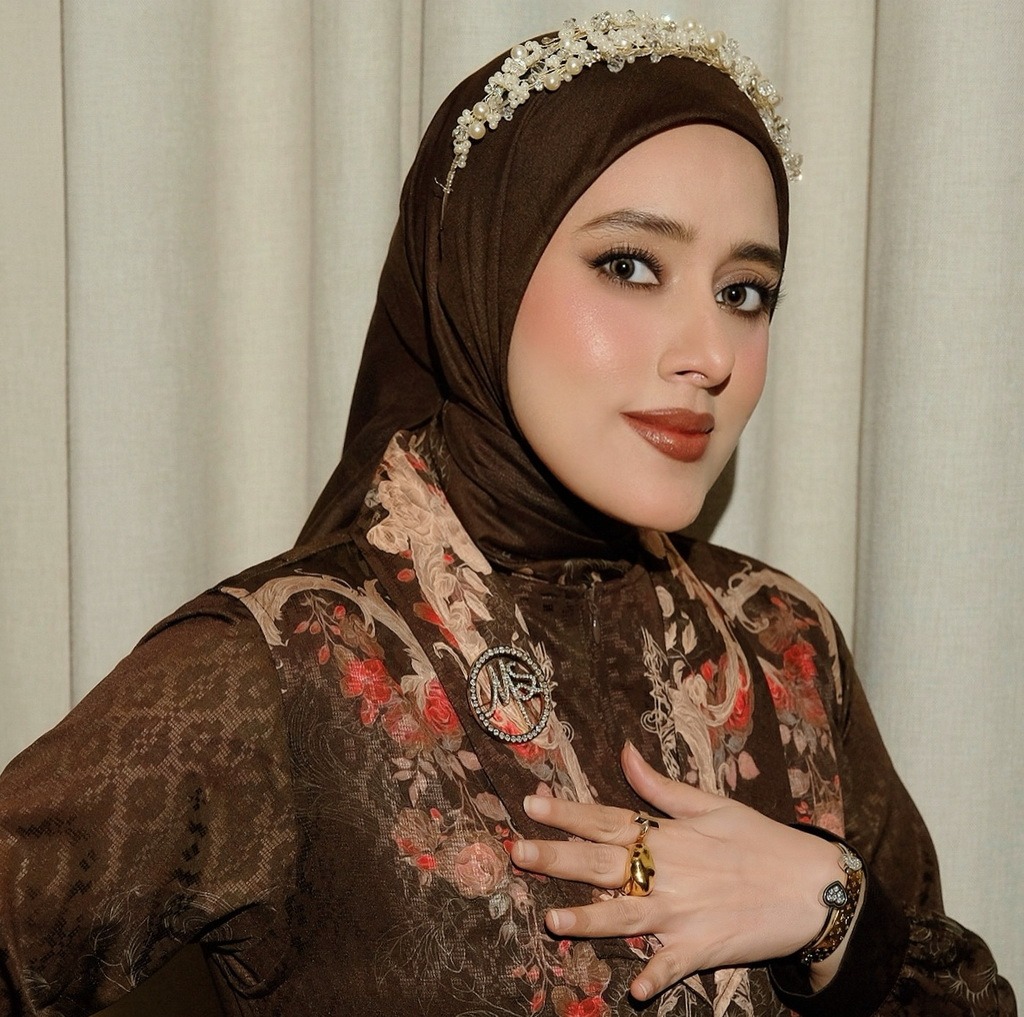 Fairuz A Rafiq, adik dari Bupati Pekalongan Fadia Arafiq.