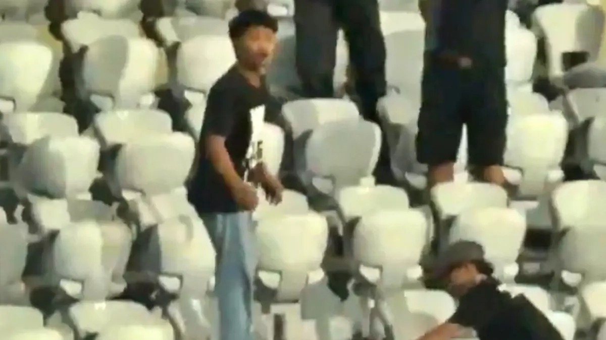 Insiden perusakan fasilitas Stadion Gelora Bumi Kartini, Jepara, yang dilakukan oknum suporter