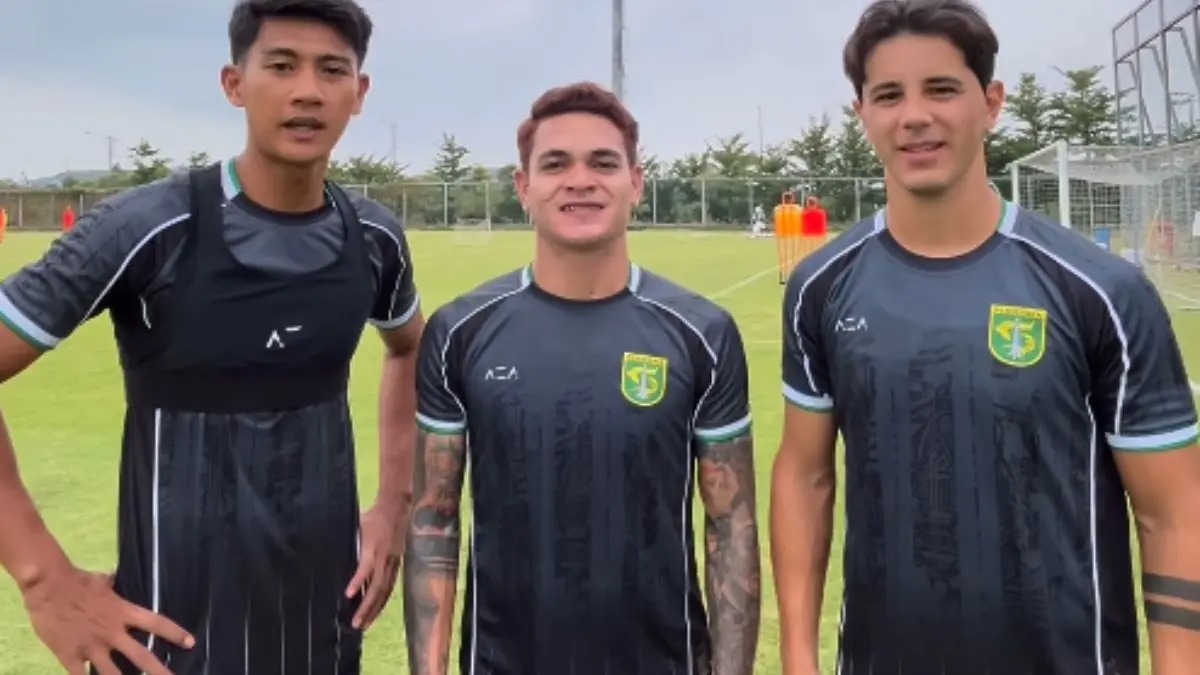 Prediksi trio MBG Malik Risaldi, Bruno Moreira, dan Gali Freitas bela Persebaya Surabaya saat hadapi Borneo FC. 