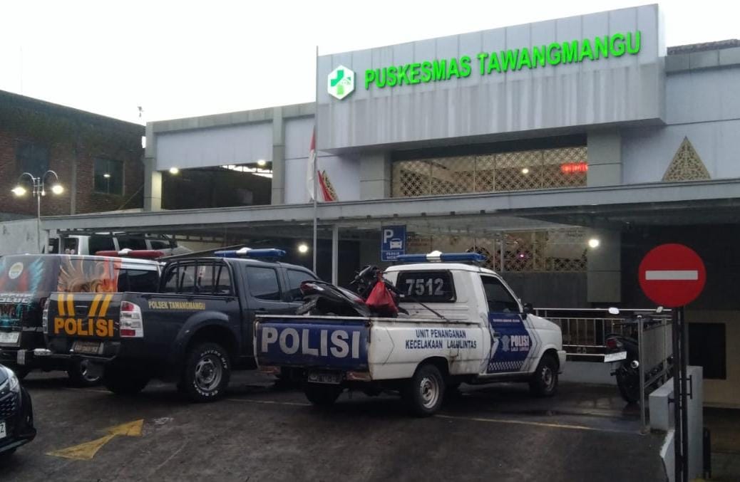 Kecelakaan tunggal terjadi di jalur Solo&ndash;Tawangmangu, Karanganyar. Motor diduga rem blong menabrak tembok, menewaskan bapak dan anak asal Kampung Sewu, Solo.