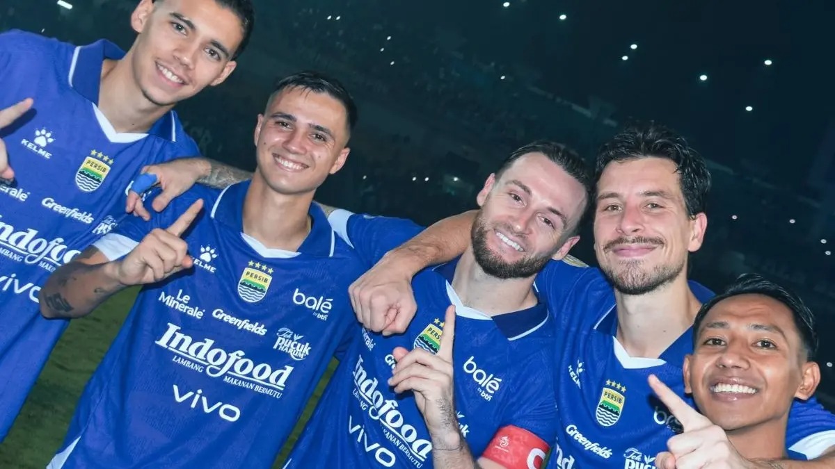 Tiga pemain Persib Bandung, Marc Klok, Eliano Reijnders, dan Beckham Putra Nugraha dipanggil memperkuat Timnas Indonesia di FIFA Series Maret 2026. 