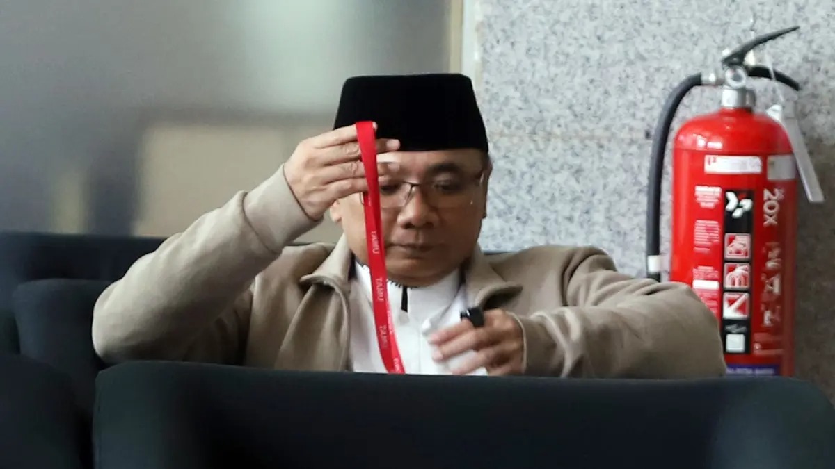 Tersangka kasus dugaan korupsi kuota haji dan penyelenggaraan ibadah haji Yaqut Cholil Qoumas bersiap menjalani pemeriksaan di Gedung Merah Putih KPK, Jakarta, Kamis (12/3/2026). 