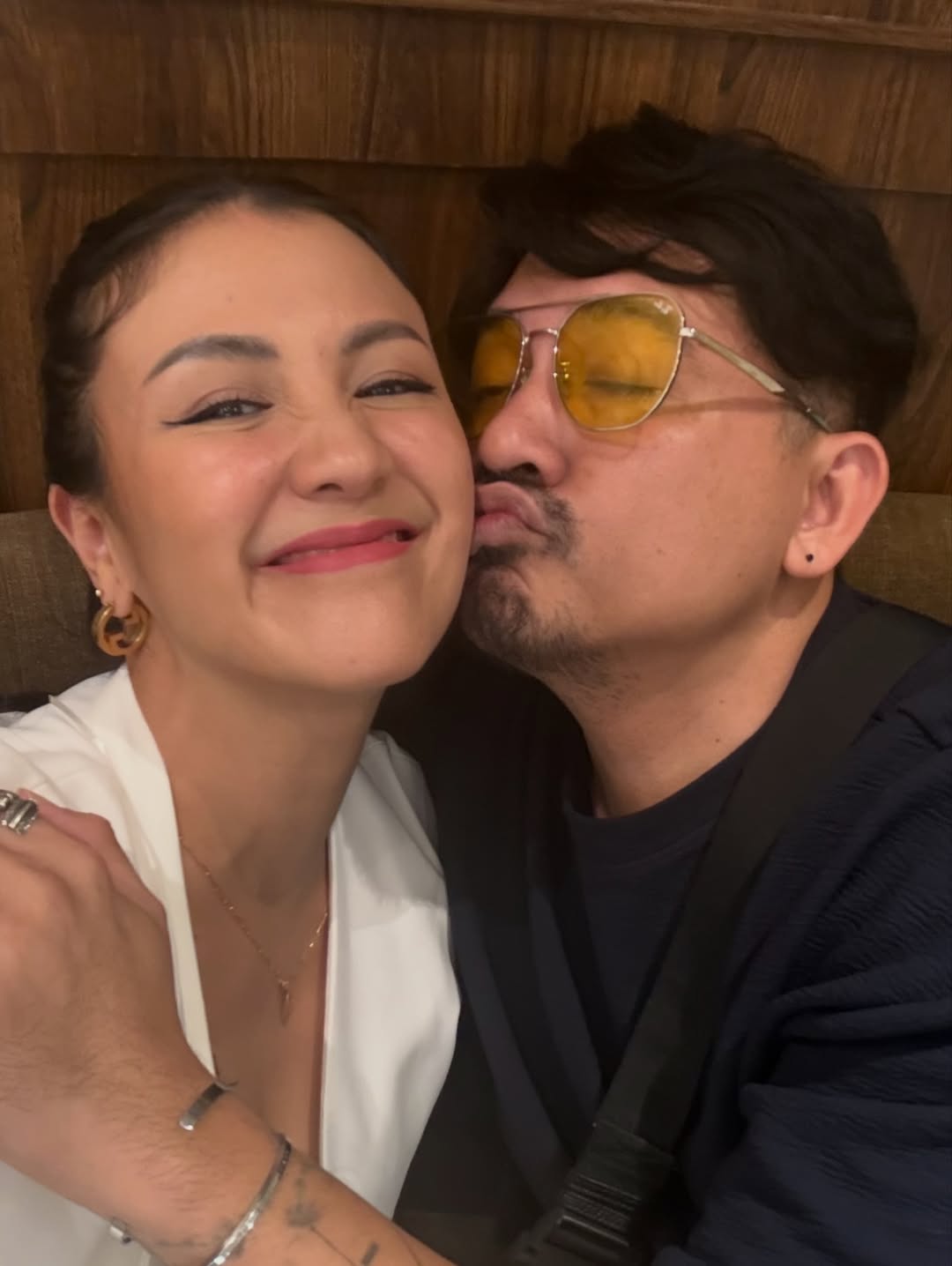 Sharena Delon dan suami.