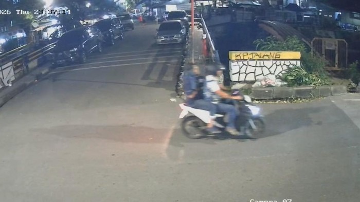 Tangkapan layar CCTV diduga pelaku penyiraman air keras ke aktivis KontraS di Jakarta Pusat, yang terjadi pada Kamis (12/3/2026) sekitar pukul 23.37 WIB.