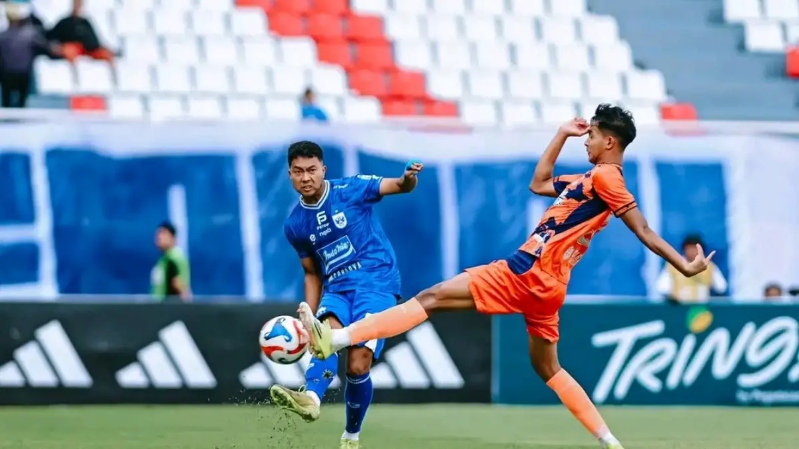 PSIS Semarang saat menghadapi Kendal Tornado FC, Laskar Mahesa Jenar wajib menang lawan Persipal FC di Jatidiri demi jauhi zona merah.