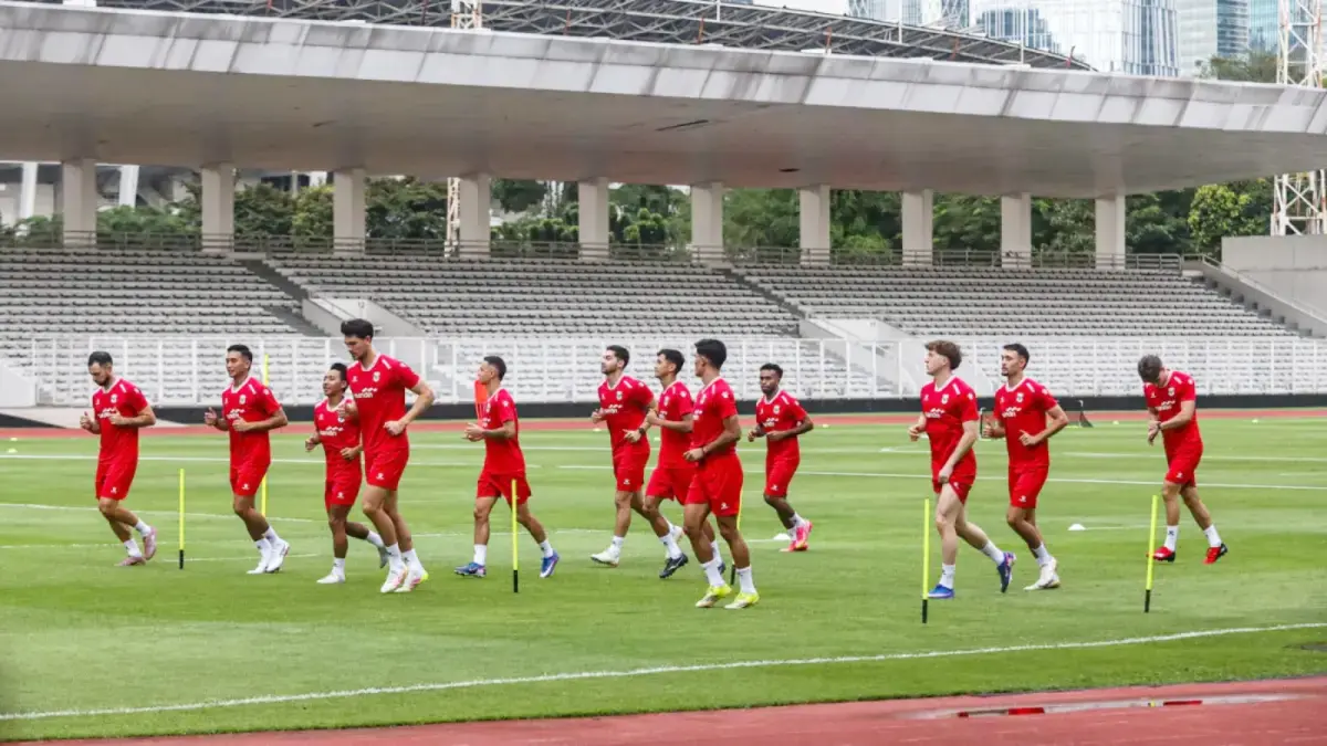 Sejumlah pemain Timnas Indonesia mengikuti latihan terbuka di Stadion Madya Kompleks Gelora Bung Karno Senayan, Jakarta, Selasa (24/3/2026). (Salman Toyibi/Jawa Pos)