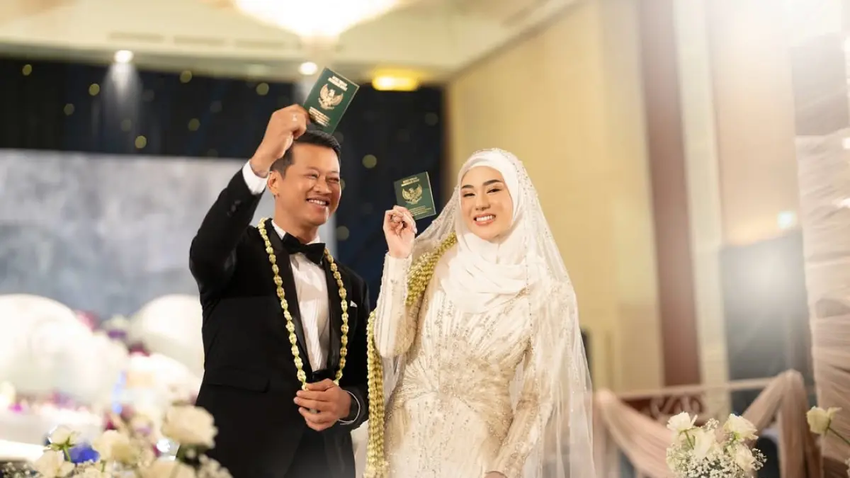 Potret pernikahan Alexander Assad dan Clara Shinta. (Instagram i_am_lxa)