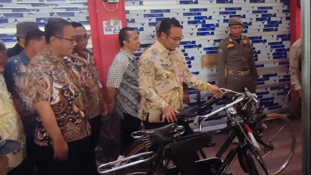 hemat : Tekan BBM, ASN Sragen Didorong Bersepeda dan Berbagi Kendaraan. (AHMAD KHAIRUDIN/SOLOBALAPAN.COM)