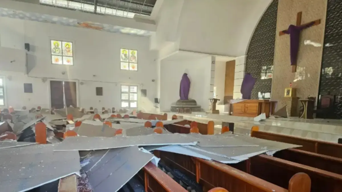 Kondisi Gereja Katolik Bunda Hati Kudus Yesus Rumengkor Pasca Gempa Bumi, Kamis (03/04) (dok. Istimewa)